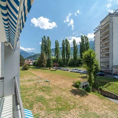 Bel appartement à proximité de toutes les commodités - Photo 3