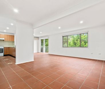 56 The Broadwaters , Tascott. - Photo 6