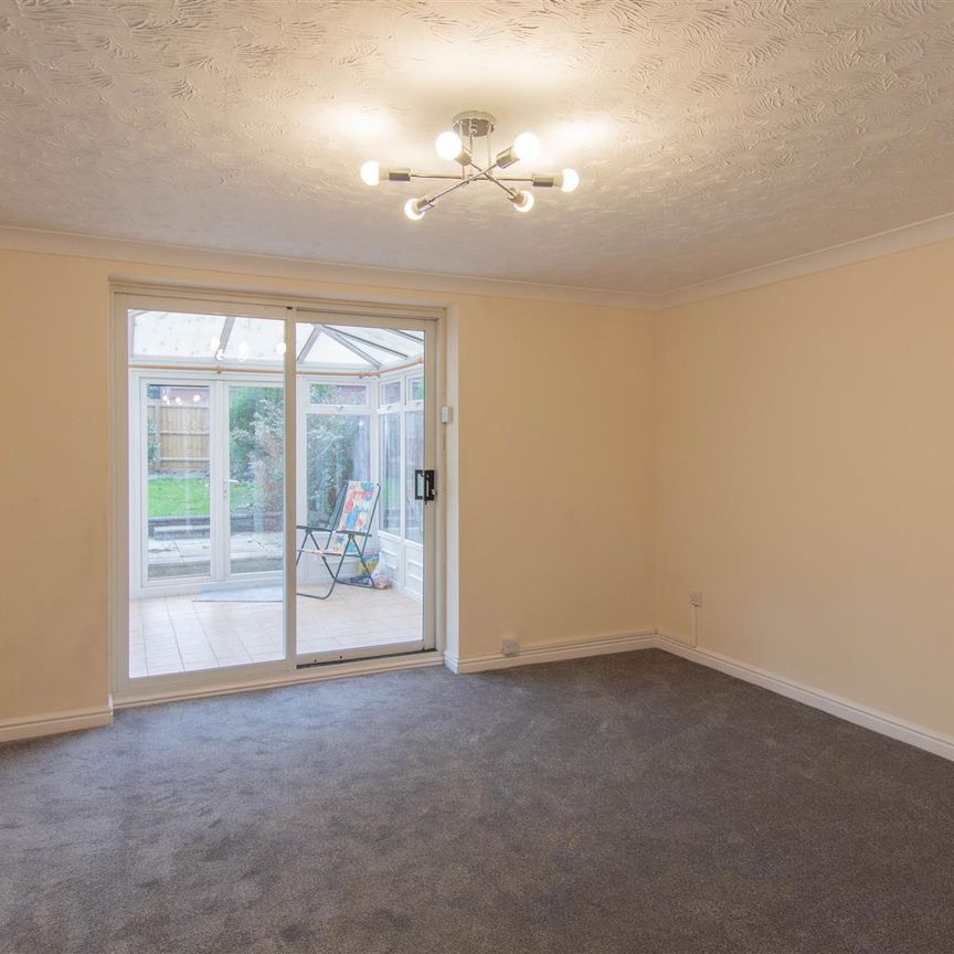 Lowry Close, Haverhill - Photo 1