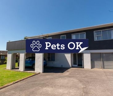 Bright, Calm & Pet-Friendly Home in Glendene - Photo 3