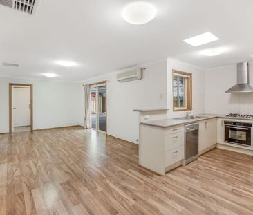 LOW MAINTENANCE HOME IN AN IDEAL LOCATION - Photo 5