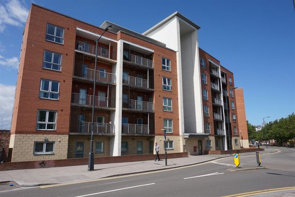 2 Bedroom Apartment To Rent - Photo 1