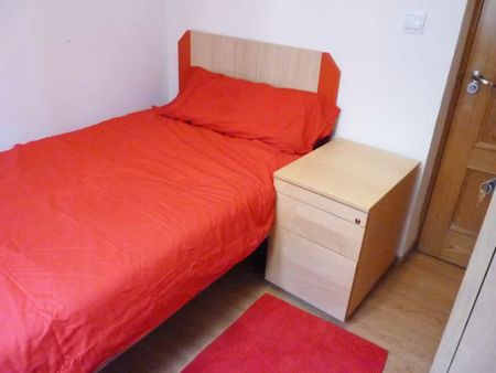 Calle Hortensia, Getafe, Community of Madrid 28903 - Photo 2