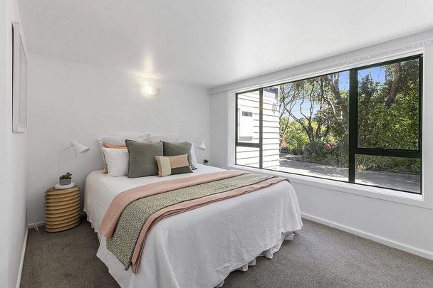 2BR Hataitai Haven w/ Parking - Photo 1