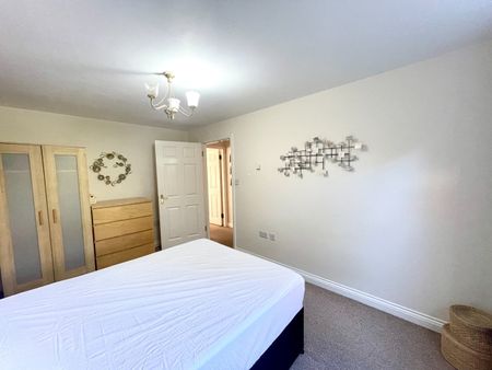 2 Bed Flat, Hamilton Court, CV1 - Photo 2