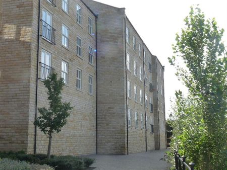 2 bedroom Flat To Let - Photo 5