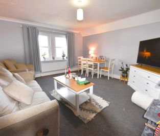 2 bedroom Flat in Montagu Drive, Leeds - Photo 6