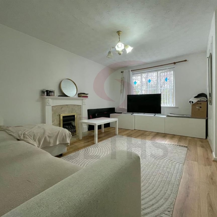 Samphire Close, LE5, Leicester - Photo 1