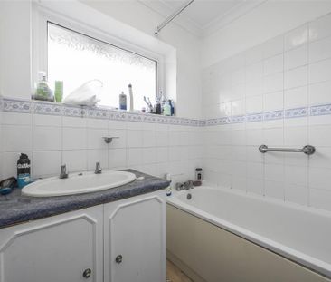 4 bedroom terraced house to rent - Photo 5