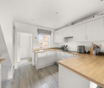 2 bedroom end of terrace house to rent - Photo 6