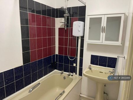 1 bedroom flat to rent - Photo 3