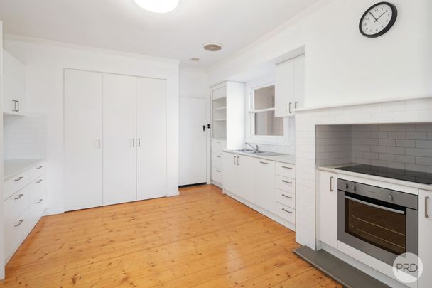 UPDATED 3 BED HOME, CLOSE TO SCHOOLS AND SHOPS - Photo 1