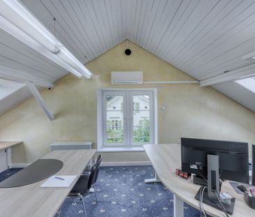 Praxisraum im helle Dachgeschoss mit Gemeinschaftsraum - Photo 2