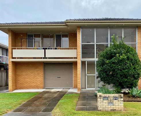 2/142 Pembroke Road, 4151, Coorparoo Qld - Photo 1