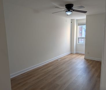 For Lease - 286 Lakeshore Road Unit# C, Mississauga, Ontario - Photo 2