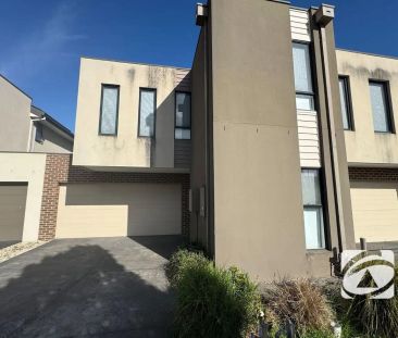 “MODERN 3 BEDROOM HOME WITH PRIME LOCATION!” - Photo 4