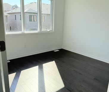 For Lease - 1250 Wheat Boom Drive, Oakville, Ontario - Photo 3