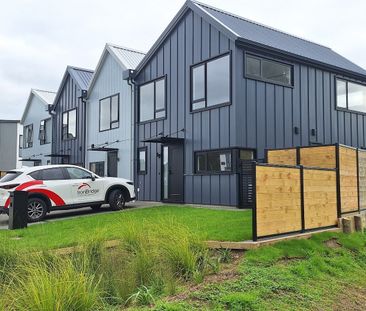15 Joseph Bolton Crescent, Wallaceville - Photo 1