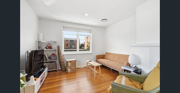 Charming Battery Point Unit for Rent - Photo 1