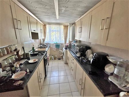 3 bedroom terraced house to rent - Photo 5