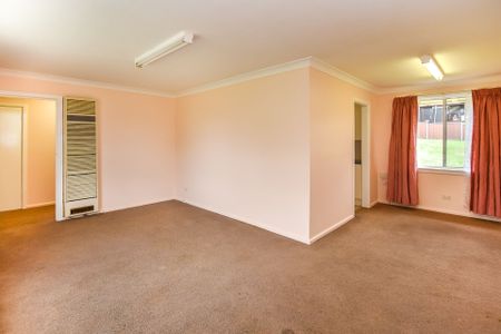 6 Torrens Street, Blayney. - Photo 3