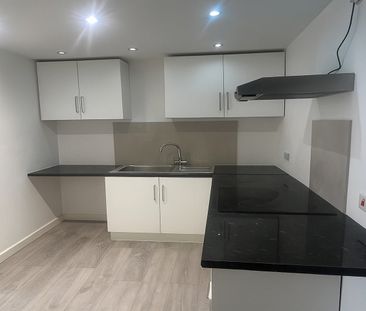 2 Bed Flat, Wilmslow Road, M14 - Photo 2