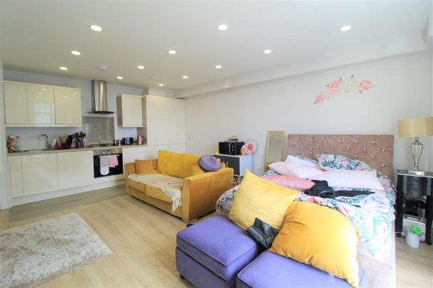 London Road, Croydon - Photo 1