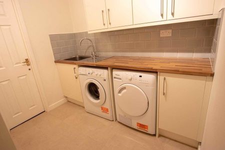 3 bedroom semi-detached house to rent - Photo 4