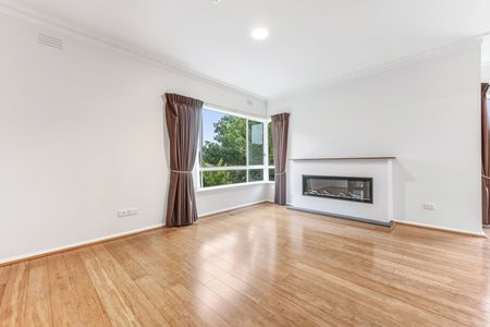 Well-Presented Family Home in Prime Ashwood Location - Photo 2