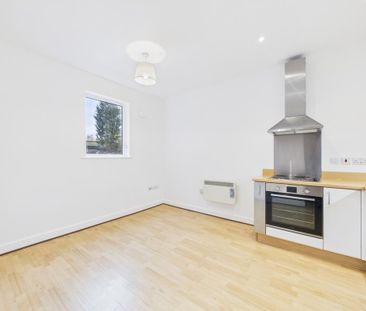 1 bedroom flat to rent - Photo 2