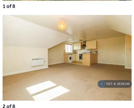 2 bedroom flat to rent - Photo 2