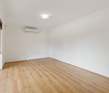 GREAT THREE BEDROOM HOUSE - Photo 4