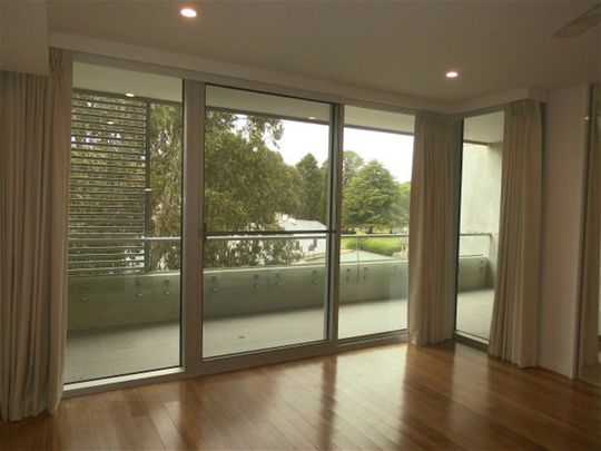 25/43 Constitution Avenue, Reid ACT 2612 - House For Rent | Domain - Photo 1