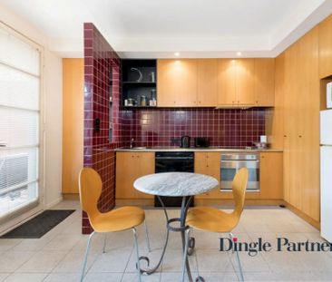 Sophisticated 1-Bedroom Residence in the Heart of Prahran - Photo 1