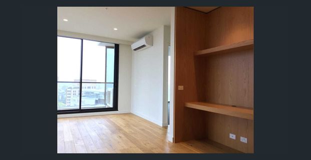 South Yarra Apartment | Panoramic Views & Luxury Living - Photo 1