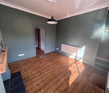 2 Bed Terraced House, Hangingwater Road, S11 - Photo 2