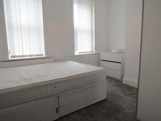 Bedroom Detached House In Winton, BH9 - Photo 1