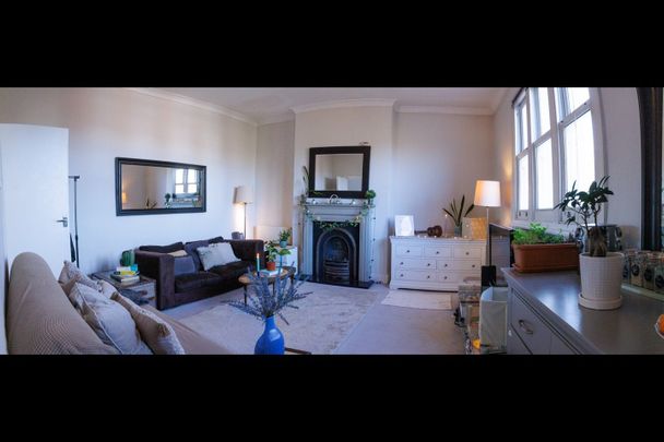 Room in a Shared Flat, Earlsfield Road, SW18 - Photo 1