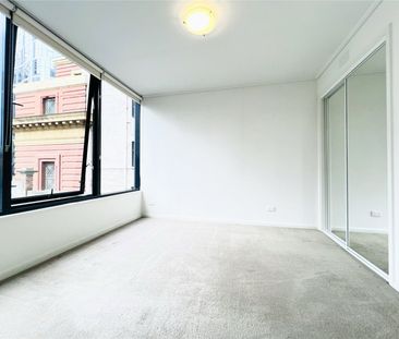 501/668 Bourke Street - Photo 2