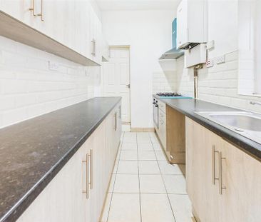 3 bedroom terraced house to rent - Photo 6