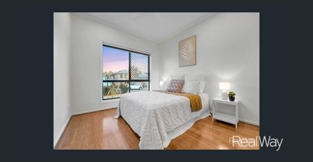 Modern Family Home in a Quiet Spring Mountain Cul-de-Sac - Photo 5