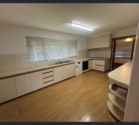 31 Gotha Way, Forrestfield, WA 6058 - Photo 4