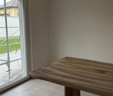 Grosszügiges 6.5-Zimmer-Doppeleinfamilienhaus (Haushälfte) in Erlen... - Photo 3