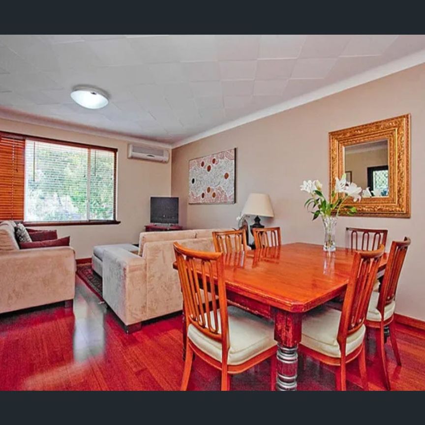 STREET FRONT Renovated Large Semi Detached Duplex Half House. Shenton College and Jolimont Primary school zones. - Photo 1