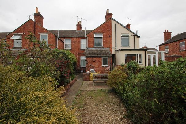 2 bedroom terraced house to rent - Photo 1