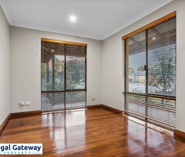 63 Freycinet Circuit, AUBIN GROVE WA 6164 - Photo 2