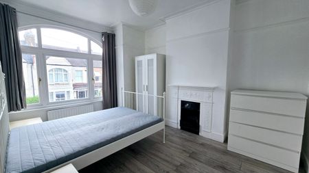 Undine Street, Tooting Broadway - Photo 2