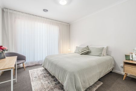 Low Maintenance Modern Living - Photo 3