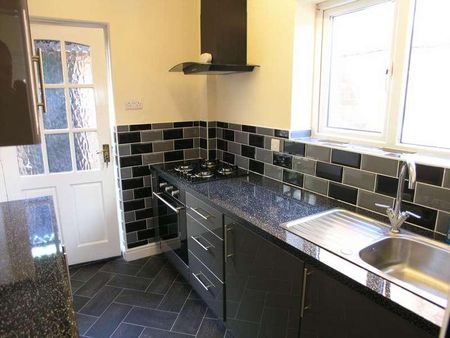 Coppice Road, Cradley Heath, B64 - Photo 5