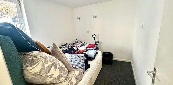 The Avenue, Sunbury-on-thames, TW16 - Photo 2